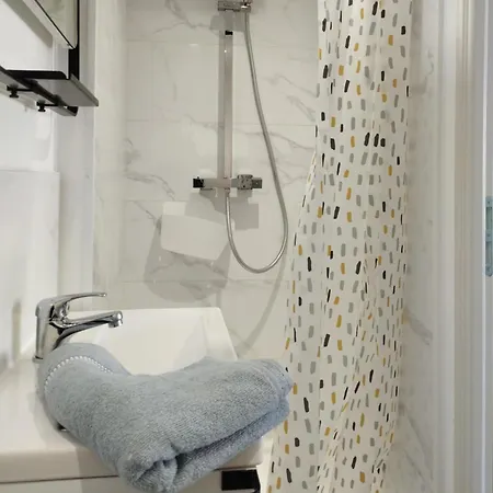 Trois Studios-cosy Centre Village *