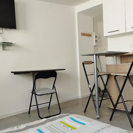 Hotel apartamentowy Trois Studios-cosy Centre Village 3*